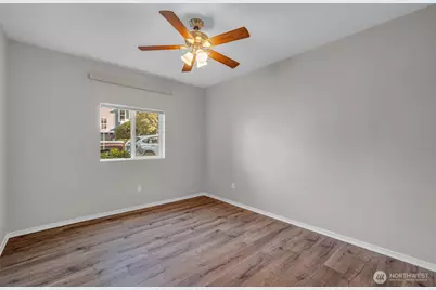 1731 10th Avenue NE #B105, Issaquah, WA 98029 - Photo 15