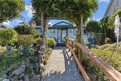 3809 S Trenton Street, Seattle, WA 98118 - Photo 3