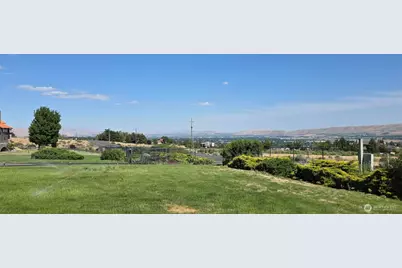 8601 Scenic Drive, Yakima, WA 98908 - Photo 31