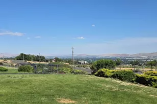 8601 Scenic Dr, Yakima, WA 98908 - Photo 31