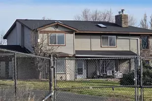 8601 Scenic Dr, Yakima, WA 98908 - Photo 3