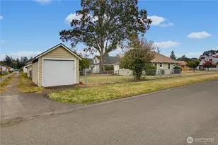 511 Louviers Ave, DuPont, WA 98327 - Photo 25