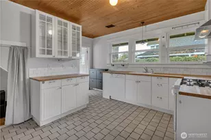 511 Louviers Ave, DuPont, WA 98327 - Photo 9