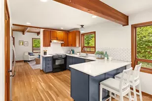 7349 Madrona Dr NE, Bainbridge Island, WA 98110 - Photo 9