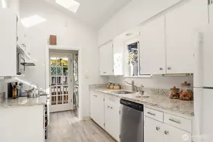 5208 36th Ave NE, Seattle, WA 98105 - Photo 11