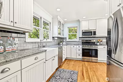 2815 NW 96th Street, Seattle, WA 98117 - Photo 9