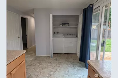 12221 NE 75th Street, Kirkland, WA 98033 - Photo 9