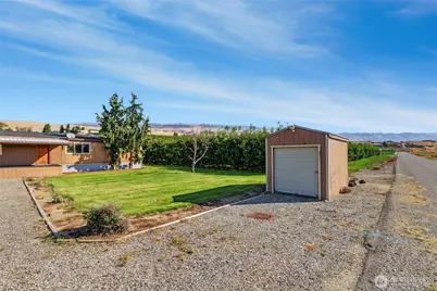 2931 5th Street NE, East Wenatchee, WA 98802 - Photo 7