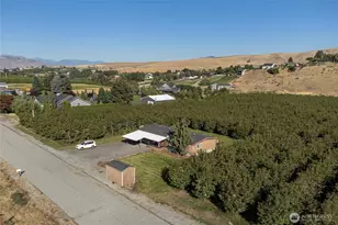 2931 5th St NE, East Wenatchee, WA 98802 - Photo 1