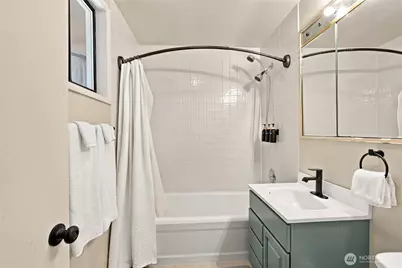 10115 66th Avenue S, Seattle, WA 98178 - Photo 17