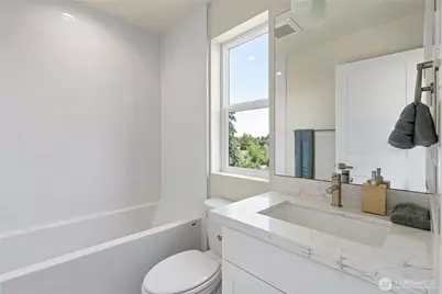 8043 19th Avenue NE, Seattle, WA 98115 - Photo 11