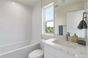 8043 19th Ave NE, Seattle, WA 98115 - Photo 11