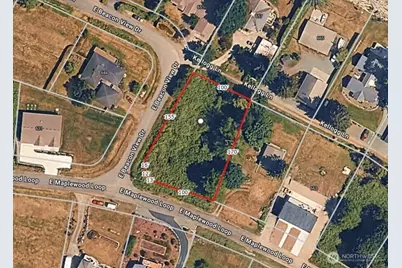 651 E Maplewood Loop, Oak Harbor, WA 98277 - Photo 17