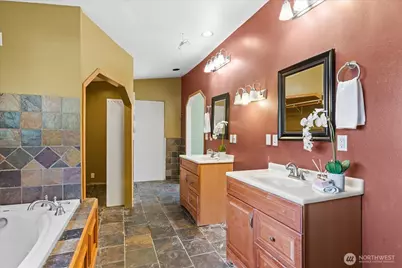 7819 225th Place SW, Edmonds, WA 98026 - Photo 11