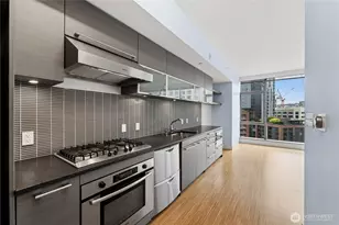 820 Blanchard St, Seattle, WA 98121 - Photo 13