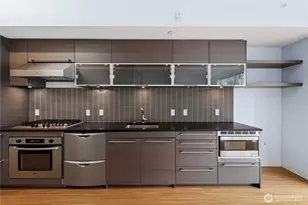 820 Blanchard St, Seattle, WA 98121 - Photo 15