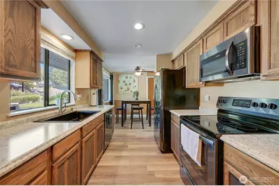 6910 E Cascade Drive, Port Orchard, WA 98366 - Photo 11