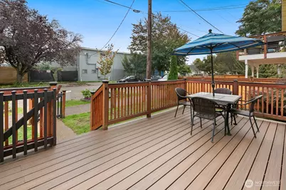 6271 Ellis Avenue S, Seattle, WA 98108 - Photo 3