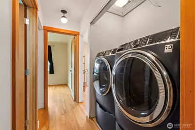 9682 Beacon Avenue S, Seattle, WA 98118 - Photo 17