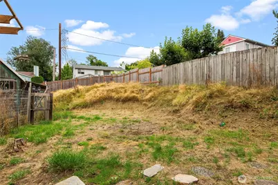9682 Beacon Avenue S, Seattle, WA 98118 - Photo 29