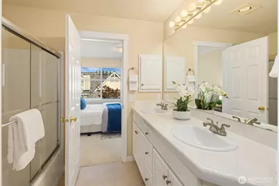 1387 Huckleberry Circle, Issaquah, WA 98029 - Photo 17