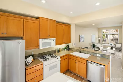 1387 Huckleberry Circle, Issaquah, WA 98029 - Photo 11
