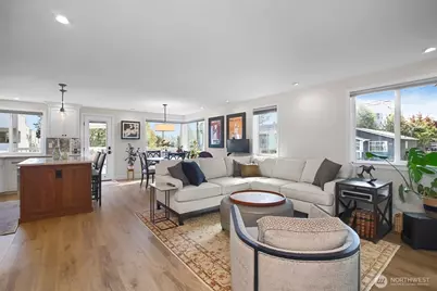 2400 E Howell Street #F, Seattle, WA 98122 - Photo 3