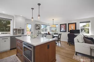 2400 E Howell St, Seattle, WA 98122 - Photo 9