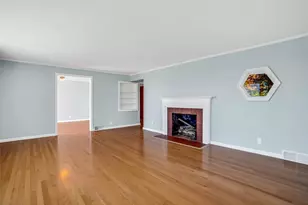 4044 39th Ave SW, Seattle, WA 98116 - Photo 5