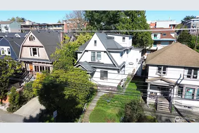 206 12th Avenue E, Seattle, WA 98102 - Photo 1