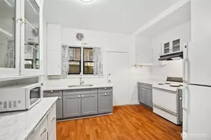 206 12th Ave E, Seattle, WA 98102 - Photo 9