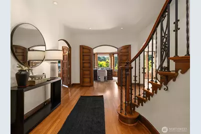 1641 Windermere Drive E, Seattle, WA 98112 - Photo 17