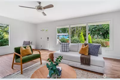 11037 Sand Point Way NE, Seattle, WA 98125 - Photo 3