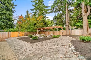 11037 Sand Point Way NE, Seattle, WA 98125 - Photo 23