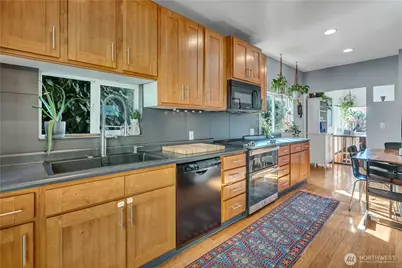 9712 57th Avenue S, Seattle, WA 98118 - Photo 9