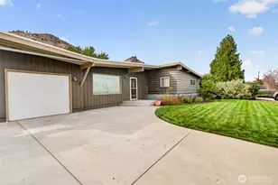800 Grandview Ave, Wenatchee, WA 98801 - Photo 3