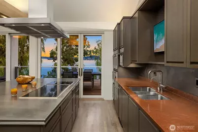 8493 W Mercer Way, Mercer Island, WA 98040 - Photo 13