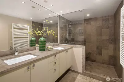 8493 W Mercer Way, Mercer Island, WA 98040 - Photo 27