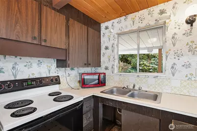 39304 Ski Park Road E, Eatonville, WA 98328 - Photo 11