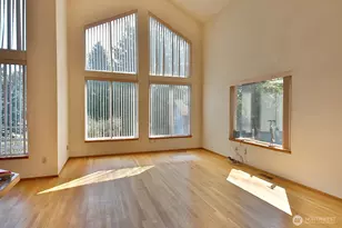 8057 Island Ct, Clinton, WA 98236 - Photo 5