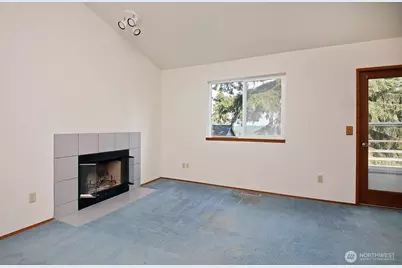 8057 Island Court, Clinton, WA 98236 - Photo 19