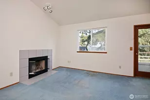 8057 Island Ct, Clinton, WA 98236 - Photo 19