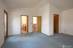 8057 Island Ct, Clinton, WA 98236 - Photo 17