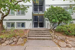 220 NE Dogwood St, Issaquah, WA 98027 - Photo 3