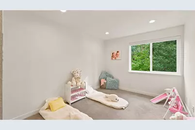 220 NE Dogwood Street #B301, Issaquah, WA 98027 - Photo 21
