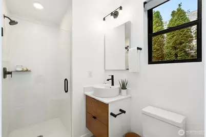 2825 22nd Avenue W, Seattle, WA 98199 - Photo 37
