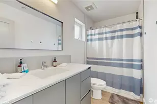 1300 E Remington Ct, Seattle, WA 98122 - Photo 17