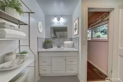 207 Seattle Street W, Rainier, WA 98576 - Photo 21