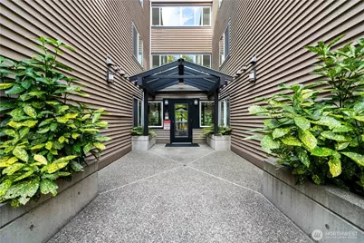 215 20th Avenue E #204, Seattle, WA 98112 - Photo 3