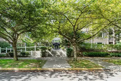 215 20th Avenue E #204, Seattle, WA 98112 - Photo 27